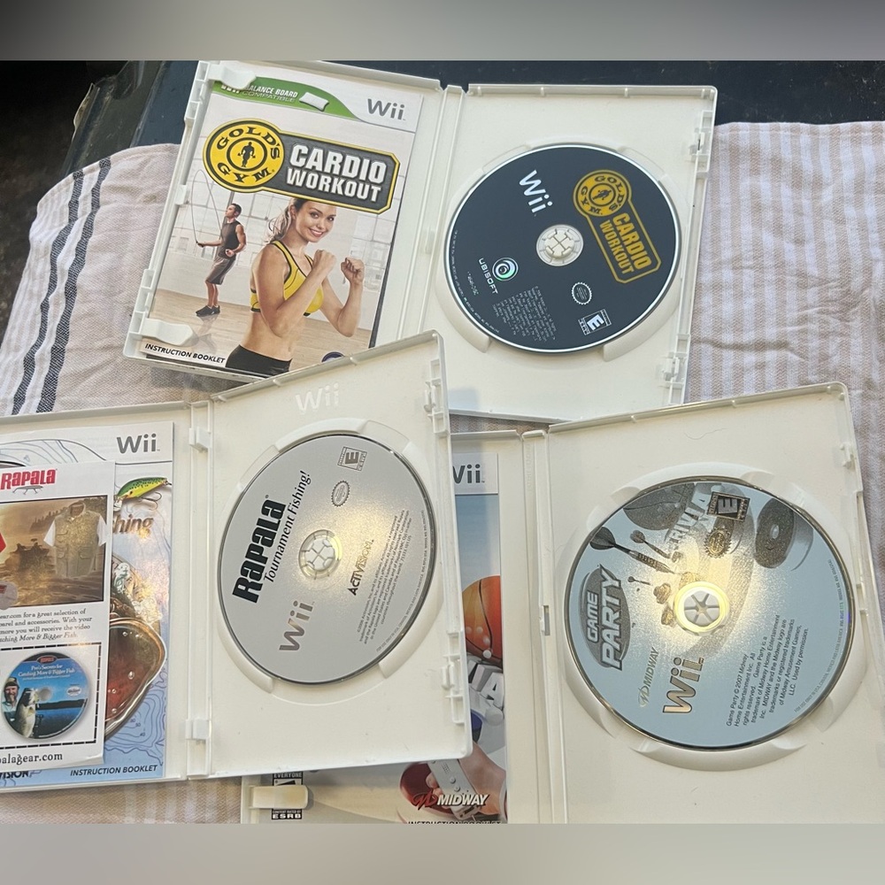 3 Nintendo Wii Console Individual Video Games NWOT - Picture 3 of 4
